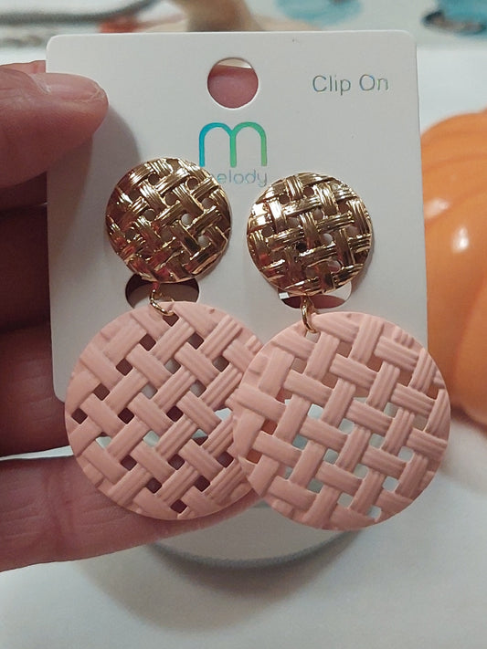 Round earrings